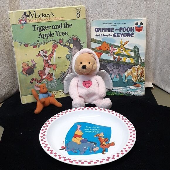 Winnie the Pooh and Disney bundle - Picture 1 of 10